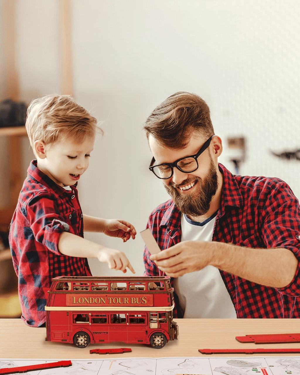 mon puzzle 3d  Puzzle 3D Bois Bus Londonien Rouge